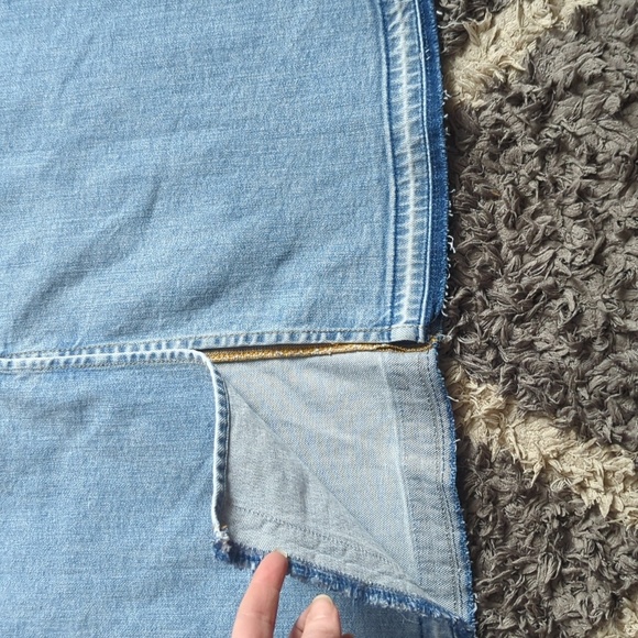 NWT Ann Taylor Weekend Unpicked Hem Denim Skirt in Light Wash Indigo 12 - Picture 11 of 11